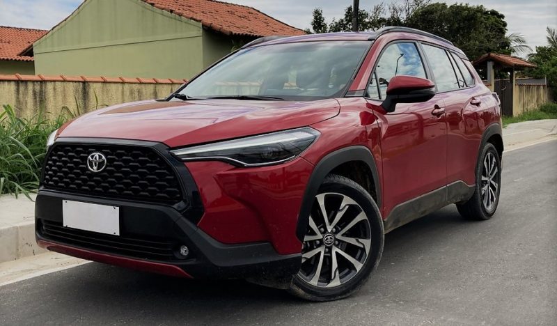 Toyota Corolla Cross XRE Avaliação e teste Olho no Carro