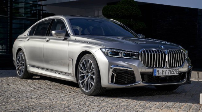 Foto que representa o BMW 745e