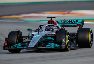 Imagem representativa do carro de Fórmula 1 da Mercedes, dirigida por Lewis Hamilton.