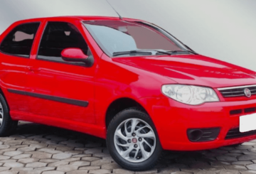 Foto da frente do Fiat Palio Fire 2015 em diagonal