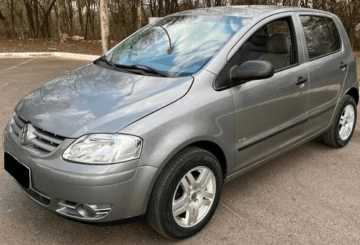 Foto da diagonal do Volkswagen Fox 2006