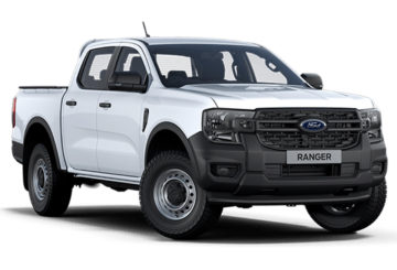Foto da Ford Ranger XL 2024 exibindo a diagonal e as portas do lado do passageiro.