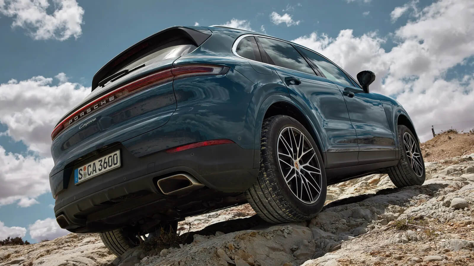 Porsche lança Novo Cayenne 2024 com painel do Taycan e motores mais fortes