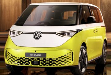 Foto exibindo a frente e parte da lateral do Volkswagen ID Buzz Pro 2023.