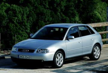 Foto frontal do Audi A3 1.8 Turbo manual (2000-2006).