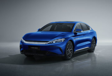 Foto frontal do BYD Han 2025.