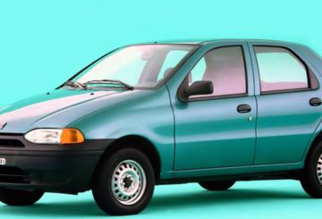 Foto frontal do Fiat Palio ED 1997, exibindo a dianteira e a lateral do motorista.