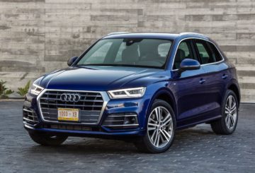 Foto frontal do Audi Q5 V6 2017, exibindo a dianteira e a lateral do motorista.