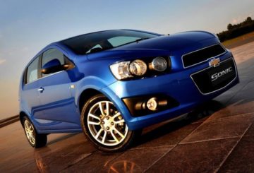 Foto frontal do Chevrolet Sonic LTZ 1.6 Automático 2013