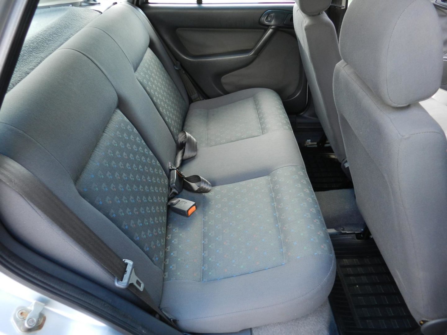 Foto dos bancos traseiros do Volkswagen Gol Power 1.6 Flex (2003 - 2009).