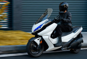 Foto frontal da Zontes 350 E 2025.