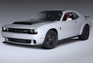 Foto frontal do Dodge Challenger Demon 170 2023.