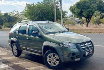 Foto frontal do Fiat Palio Weekend Adventure Locker 2010.