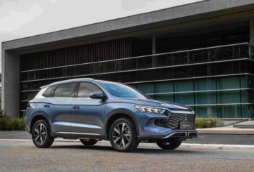 Foto frontal do BYD Song Pro 2025