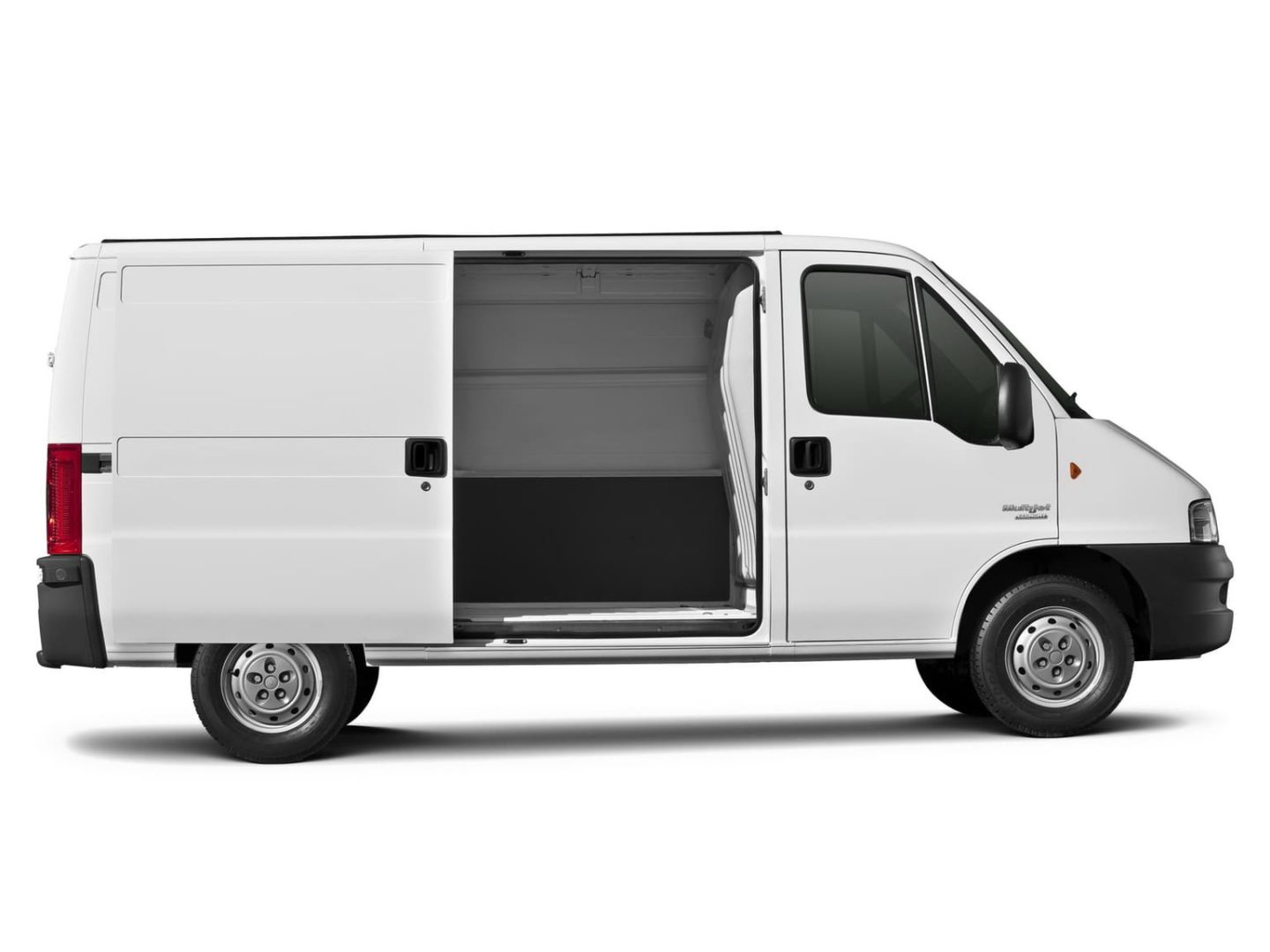 Foto lateral do Fiat Ducato curto 2.3 2015.