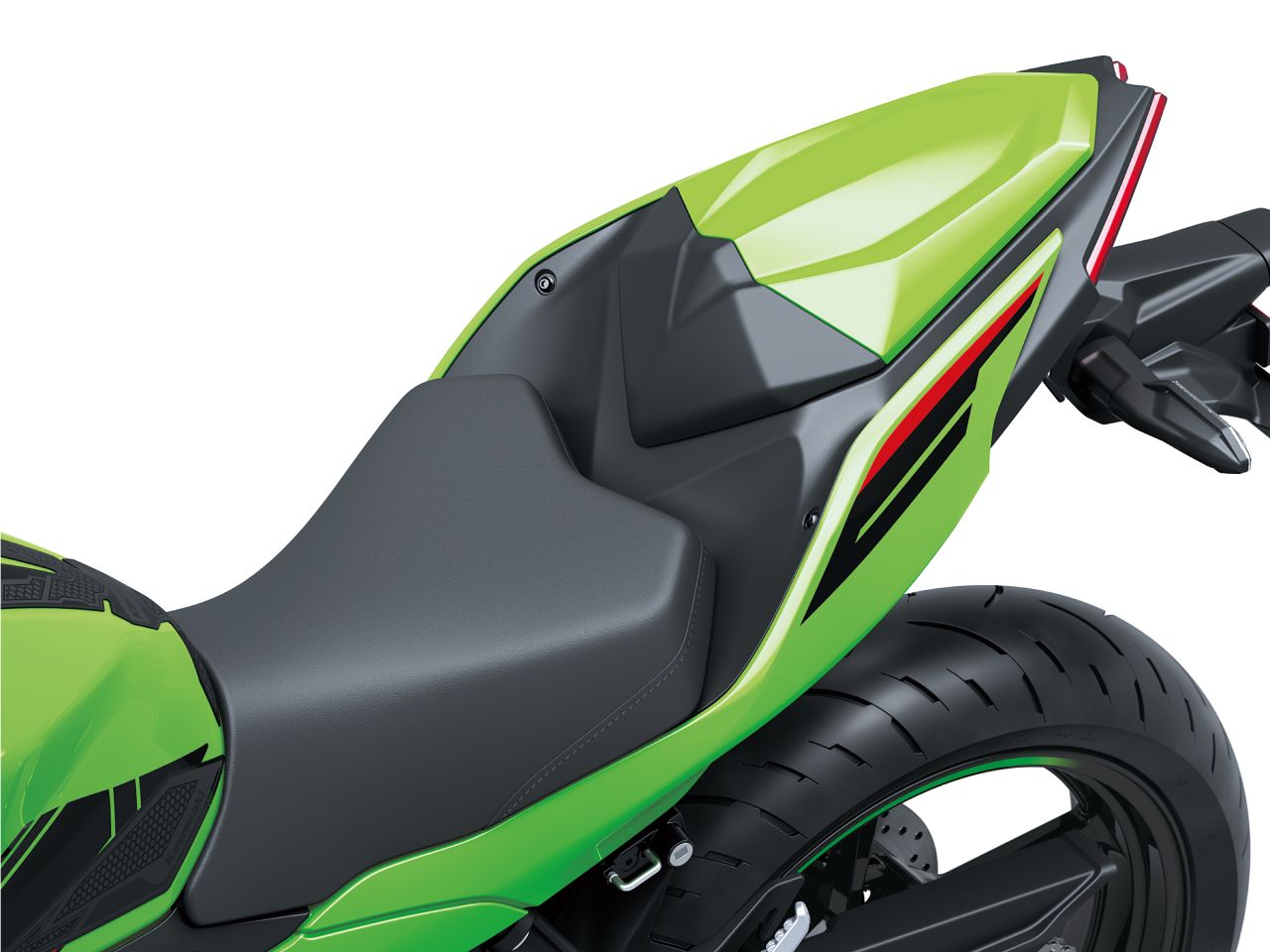 Foto da rabeta elevada da Kawasaki Ninja 500 SE 2025.