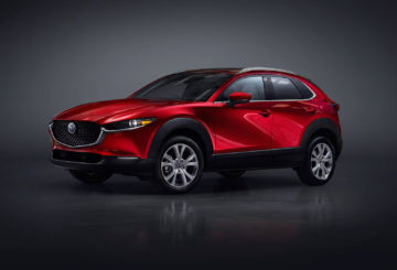 Foto frontal do Mazda CX-30 2.5 2025.