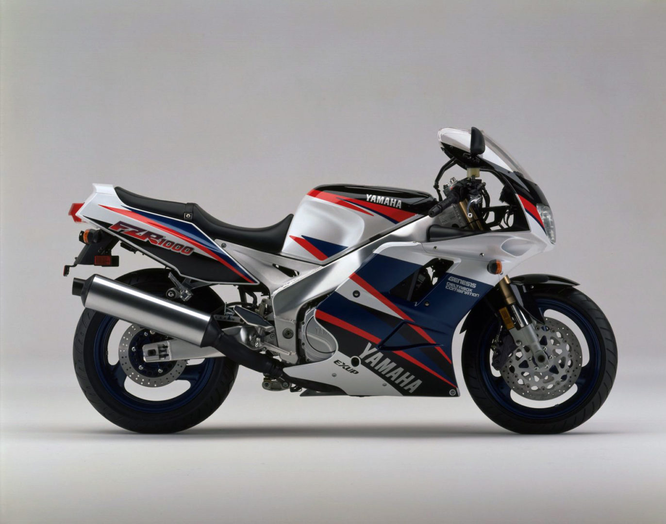 Foto lateral do Yamaha FZR 1000 (1993-1995).
