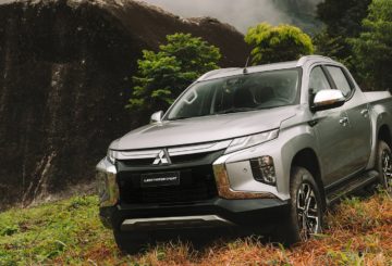 Foto frontal da Mitsubishi L200 Triton Sport HPE-S 2.4 (2018-atual).