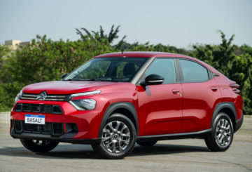 Foto frontal do Citroen Basalt Feel T200 2025.
