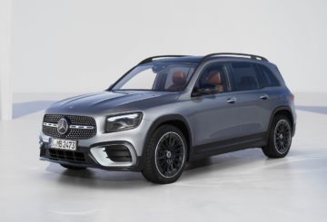 Foto frontal do Mercedes-AMG GLB 2025.
