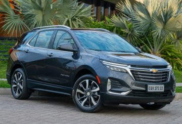 Foto frontal do Chevrolet Equinox Premier 2024.