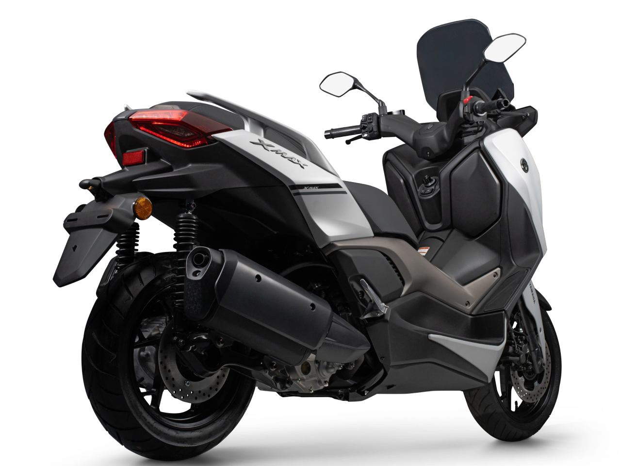 Foto traseira do Yamaha XMax ABS 2025.