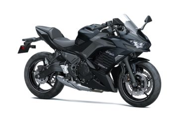 Foto frontal da Kawasaki Ninja 650R (2011-2025).
