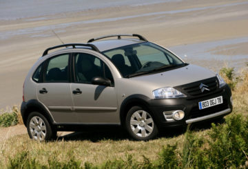 Foto frontal do Citroen C3 XTR (2006-2011).
