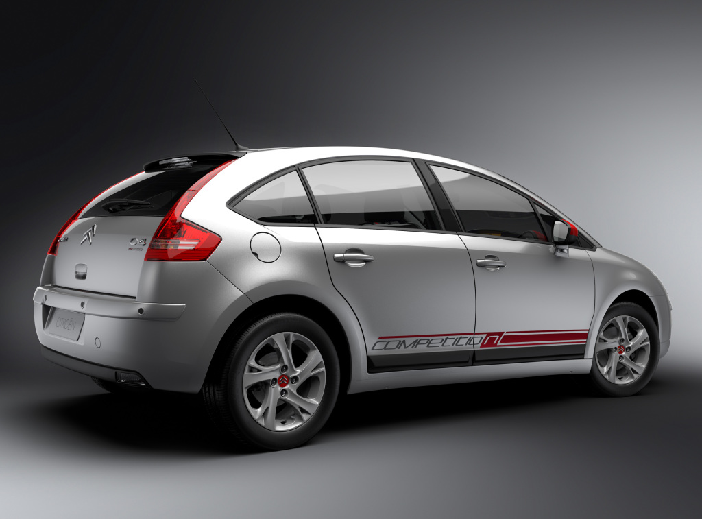 Foto traseira do Citroen C4 Competition.