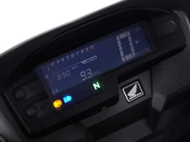 Foto do painel de instrumentos digital da Honda XRE 300 Adventure (2017-2018).