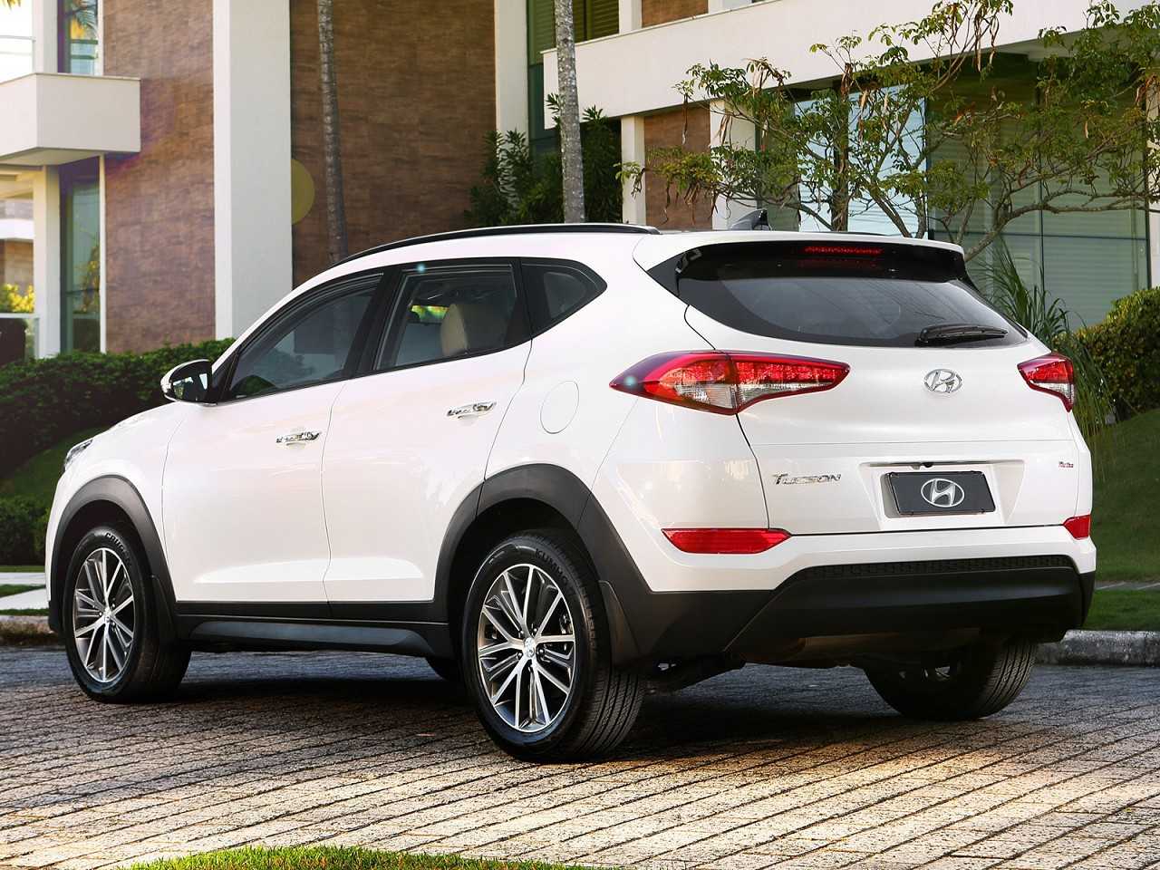 Foto traseira do Hyundai Tucson GLS 1.6 Turbo (2017-2024).
