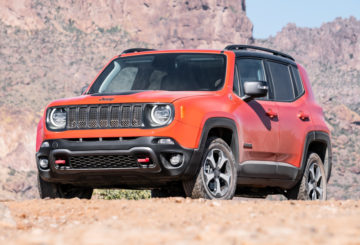 Foto frontal do Jeep Renegade Trailhawk Turbodiesel 2020.