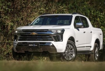 Hilux vs S10: compare desempenho, conforto, valorização e mais!